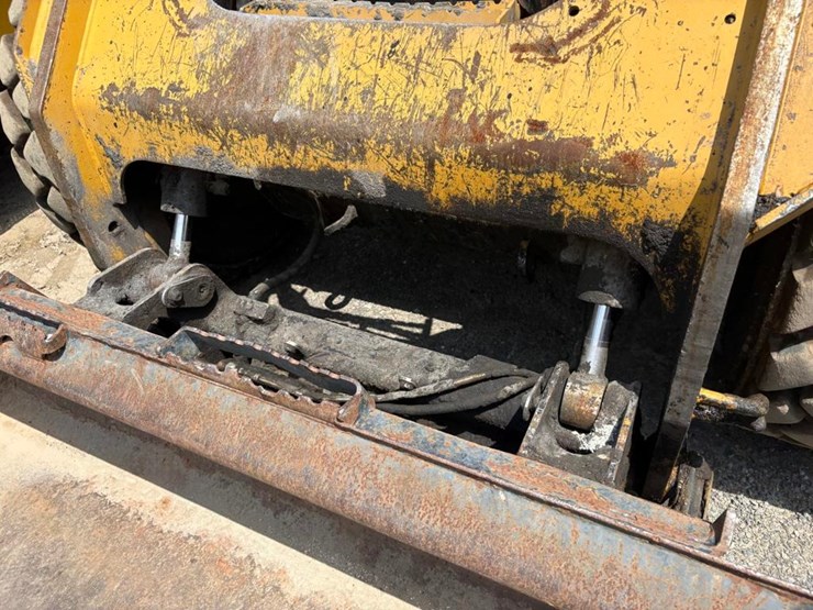 caterpillar-272d2-image-27