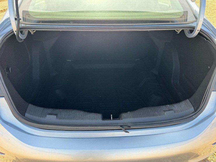 2018-chevrolet-cruze-ls-4-door-sedan-(73,376-miles)-image-18