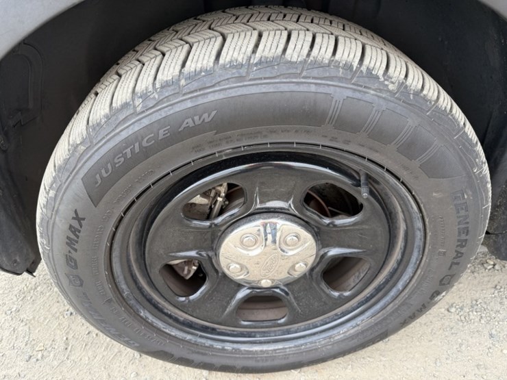 2018-ford-explorer-image-17