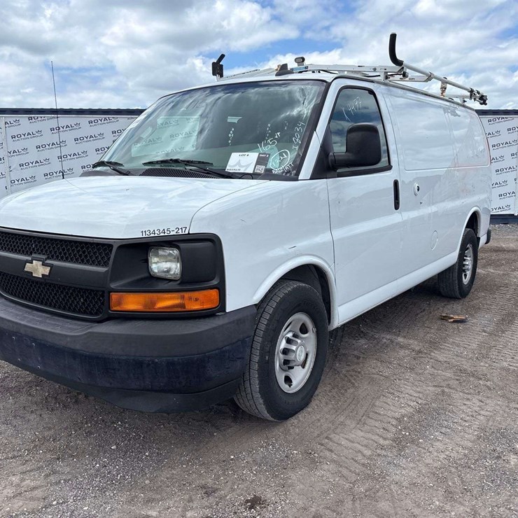2017 CHEVROLET EXPRESS 2500