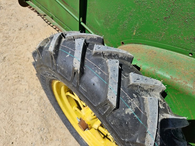 john-deere-7-image-19
