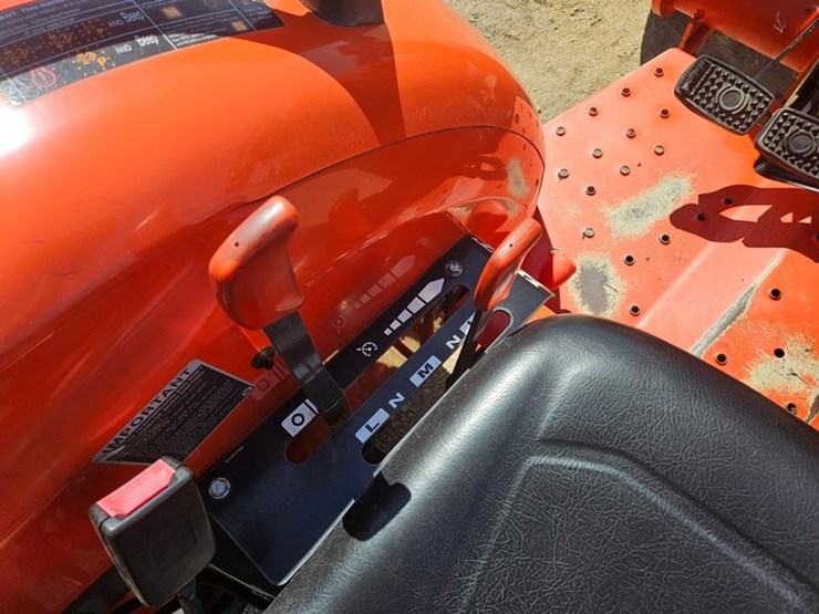 2021-kubota-l4701-image-20