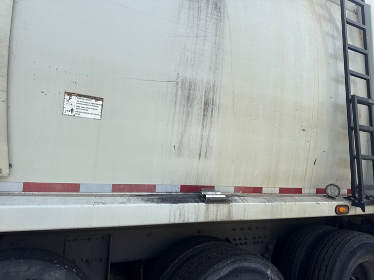 #5-•-2018-peterbilt-mammoth-front-loader-image-32