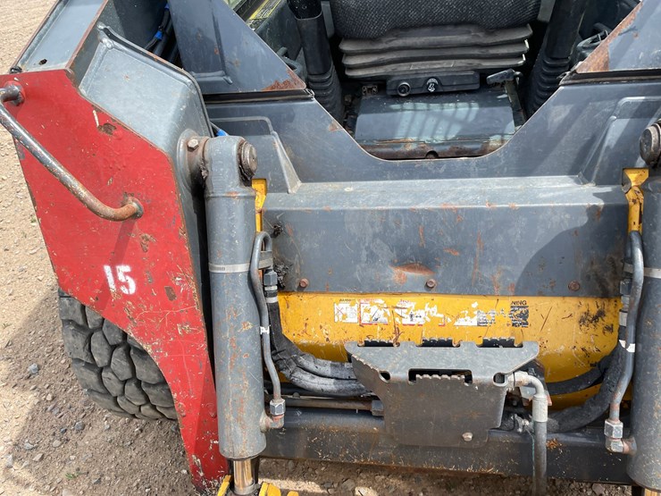 #1087-•-john-deere-319gr-skid-steer-image-15