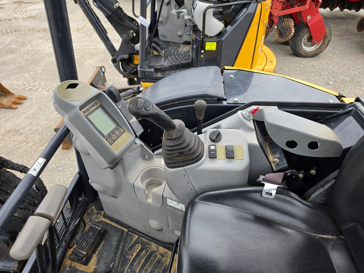 2020-deere-35g-image-9