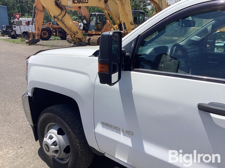 2018-chevrolet-silverado-3500-image-10