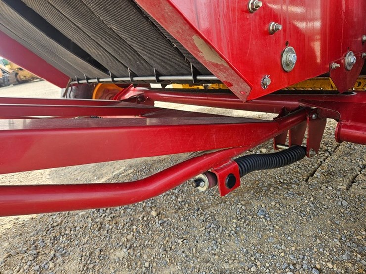 new-holland-br7090-image-32
