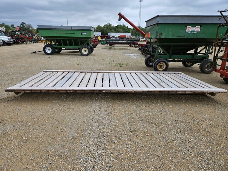 #5198-•-18'5"-shop-built-hay-rack-bed-image-6