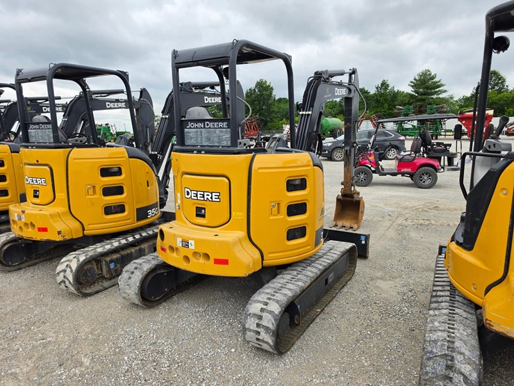 2020-deere-35g-image-16