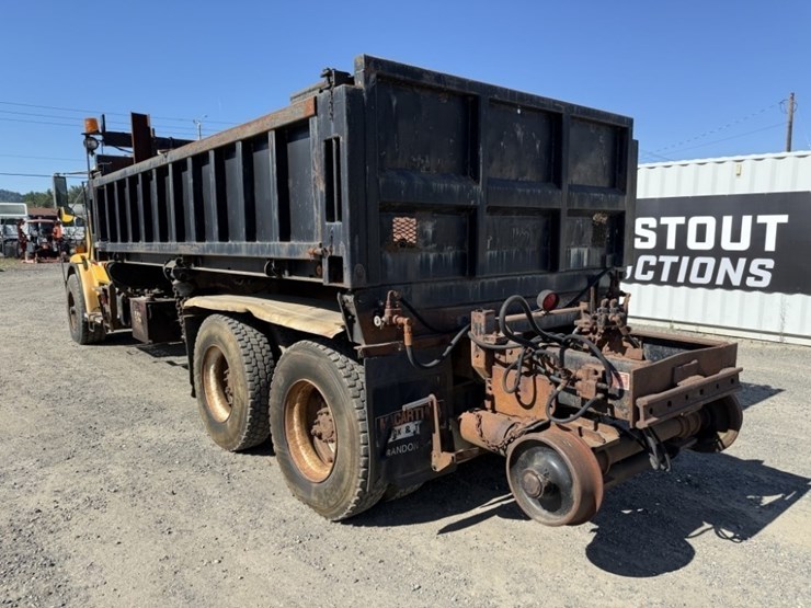 1994-freightliner-fl80-image-6
