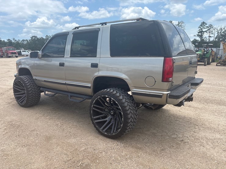 1999-chevrolet-tahoe-image-4