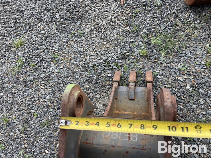 2011-new-holland-lb75-image-15