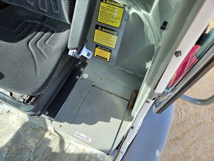 takeuchi-tw65-image-33