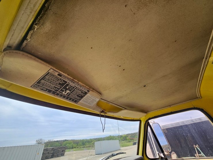 1975-ford-f750-image-67