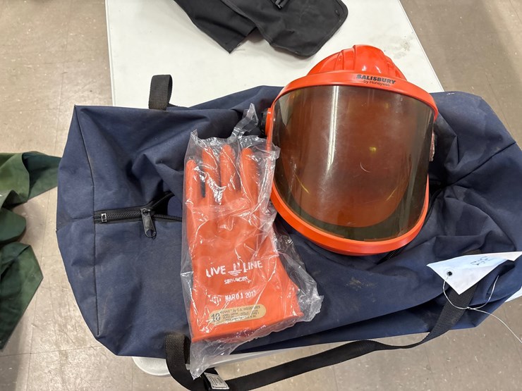 #4032-•-bag-of-electrical-safety-equipment-image-2