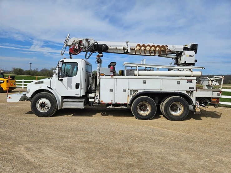 #5076-•-2007-freightliner-m2-tandem-axle-crane-truck-image-2