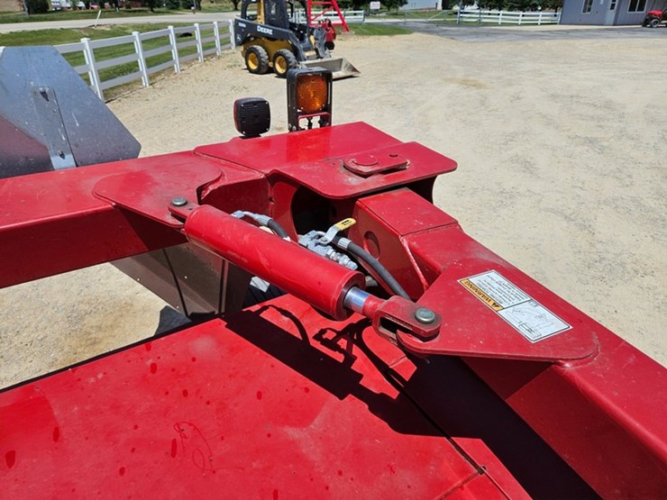 2015-new-holland-h7230-image-13