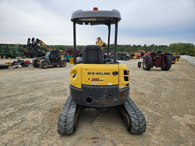 new-holland-e35sr-image-4