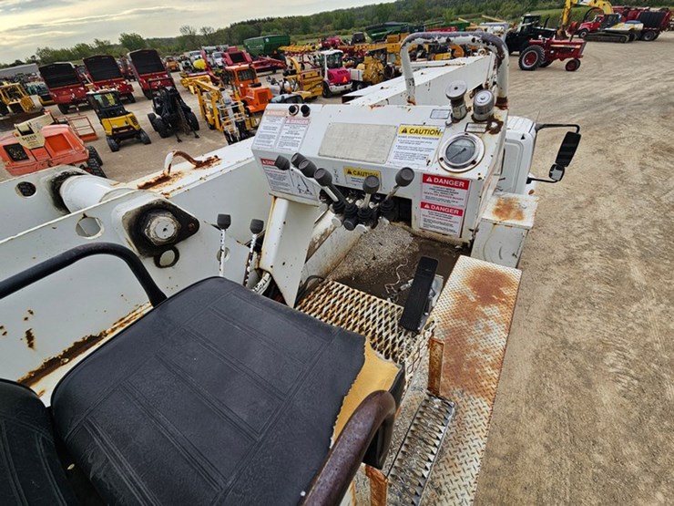 2005-international-durastar-4300-image-23