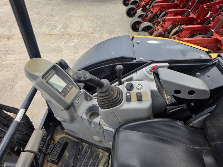2020-deere-35g-image-9