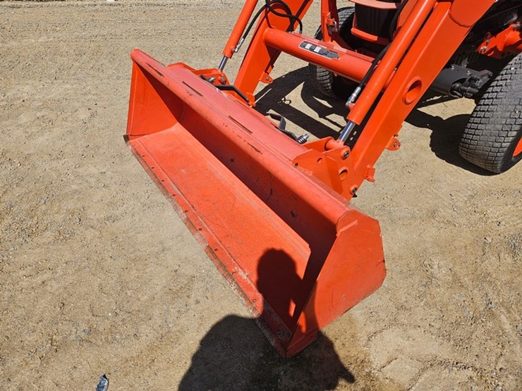 2021-kubota-l4701-image-9