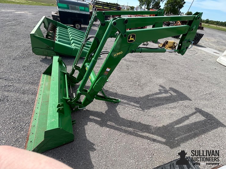 2017-john-deere-h-image-8