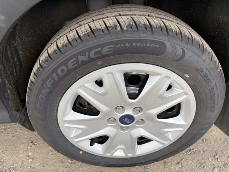 2015-ford-escape-image-17