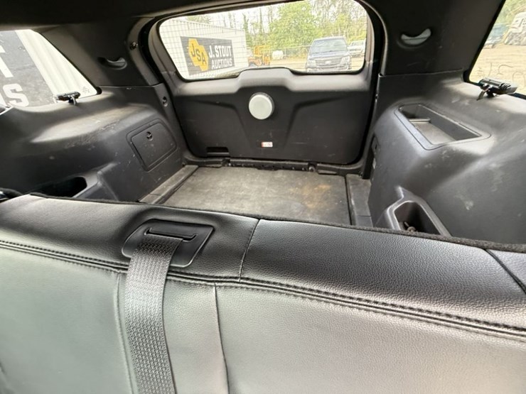 2015-ford-explorer-image-23