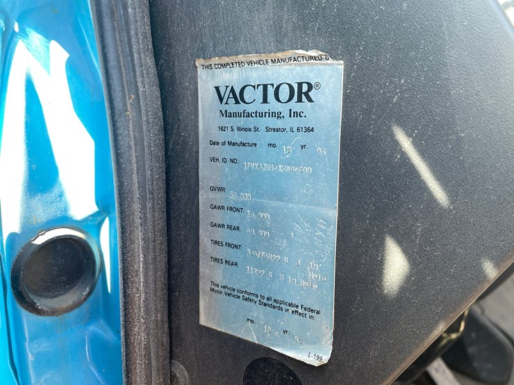 1999-freightliner-fl80-image-61