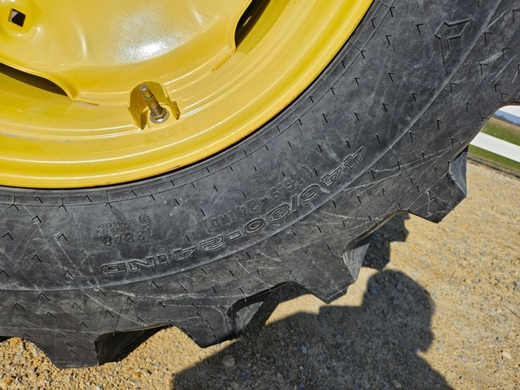 john-deere-4052m-image-43