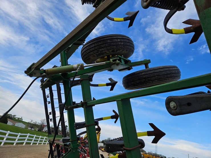 john-deere-28-image-38