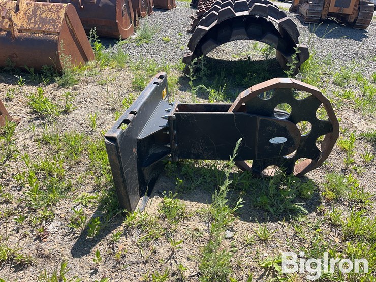 eterra-tc-04-trench-compactor-skid-steer-attachment-image-4