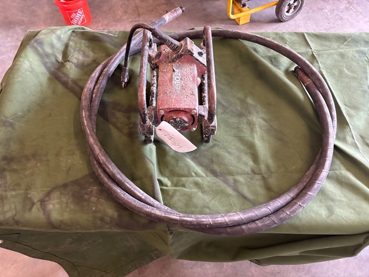 #4084-•-northrock-pump-with-hose-image-3