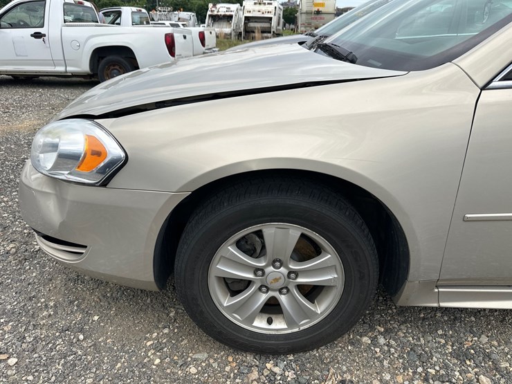#37-•-2012-chevy-impala-image-15