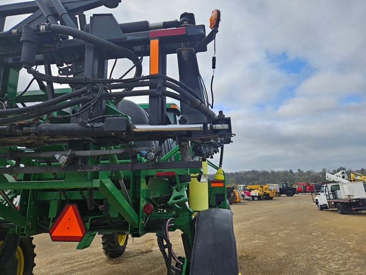 john-deere-4700-image-21