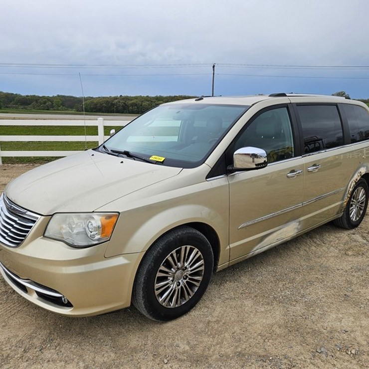 2011 CHRYSLER TOWN & COUNTRY