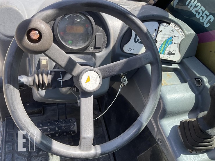 2015-caterpillar-th255c-image-13