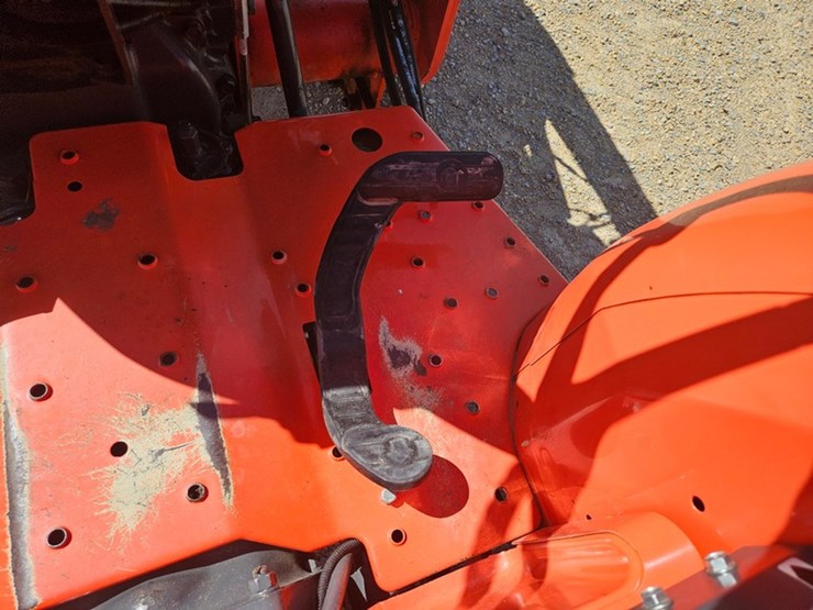 2021-kubota-l4701-image-25