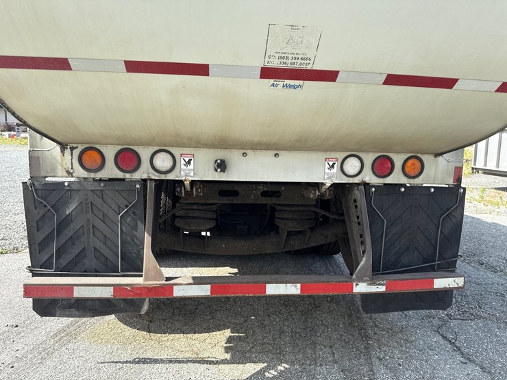 #5-•-2018-peterbilt-mammoth-front-loader-image-28