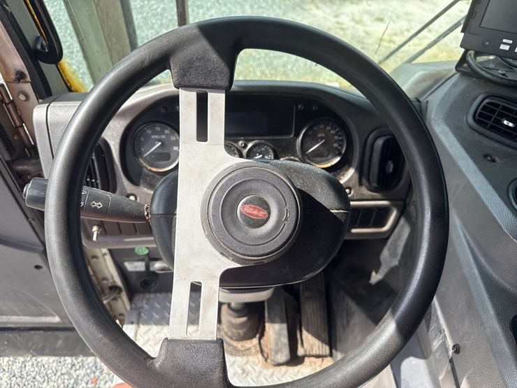 #5-•-2018-peterbilt-mammoth-front-loader-image-47