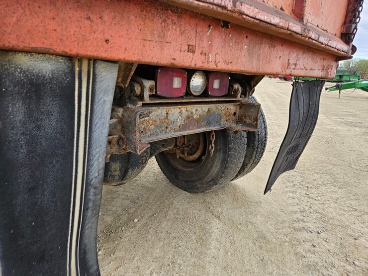 1975-ford-f750-image-13