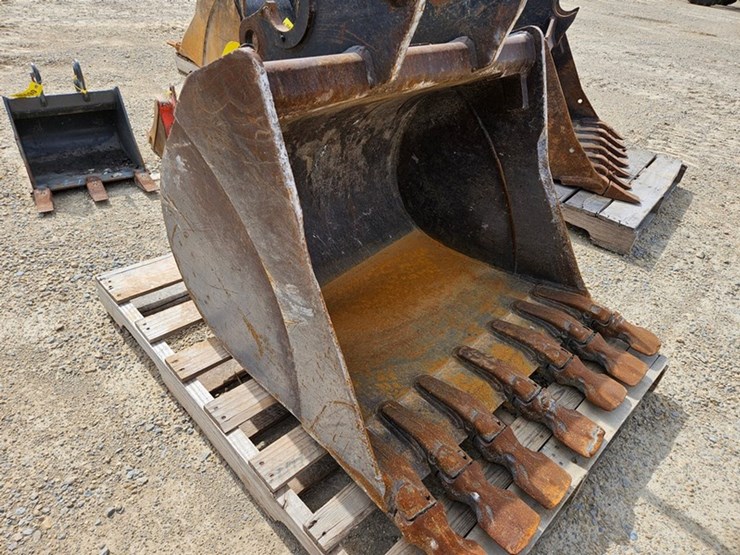 2017-kubota-kx080-image-11