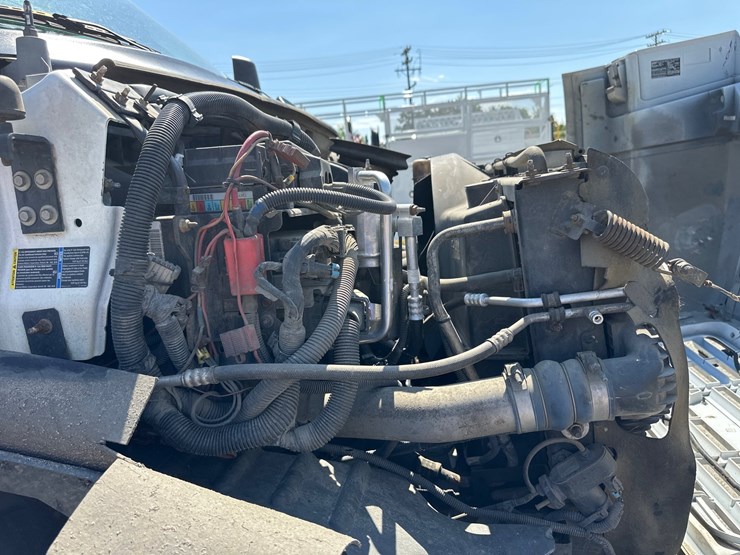 #11-•-2007-chevy-c8500-service-truck-image-55