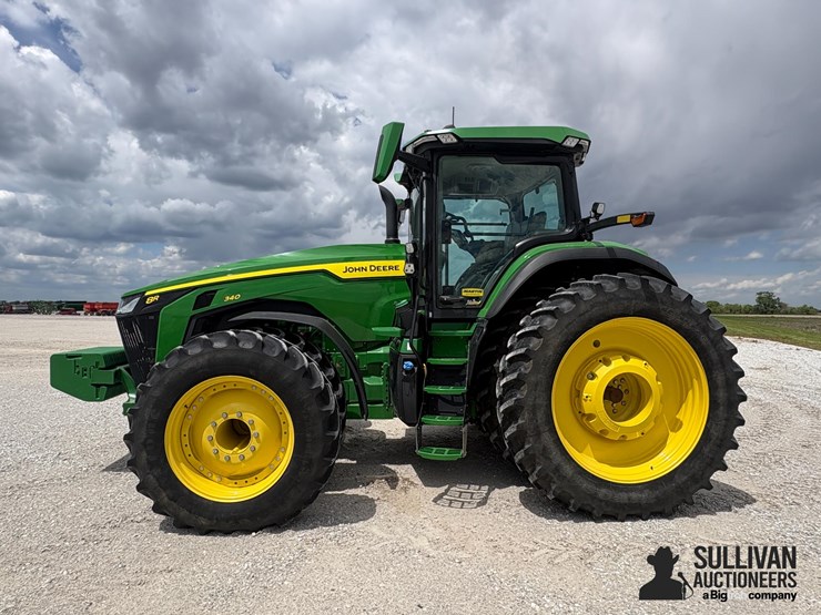 2021-john-deere-8r-340-image-8