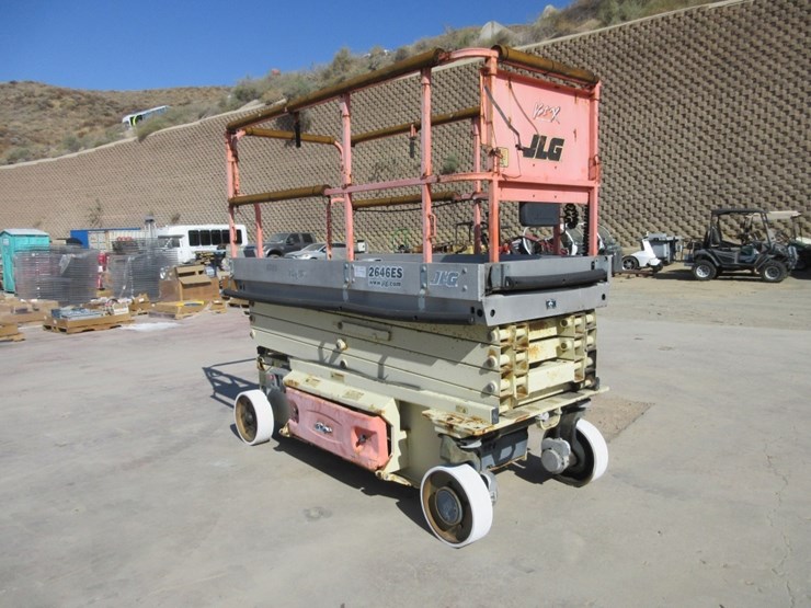 2016-jlg-2646es-image-1