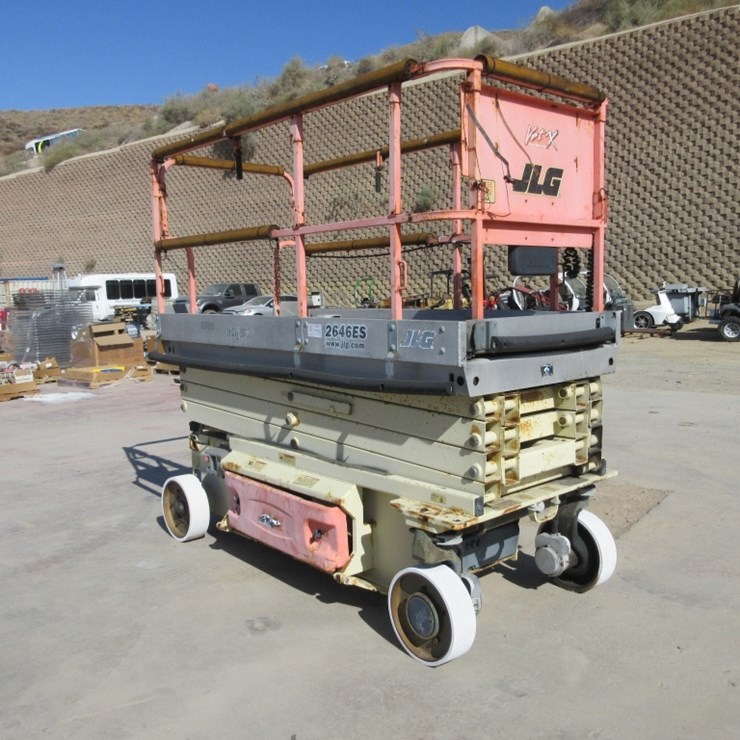 2016 JLG 2646ES