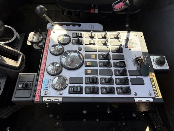 tymco-600-image-37