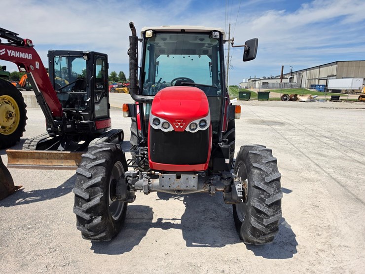 2014-massey-ferguson-4610-image-2
