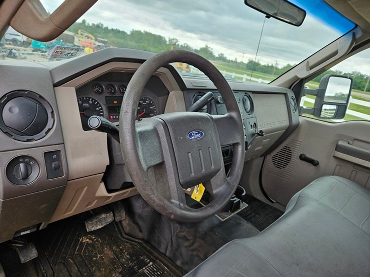 2008-ford-f550-image-37