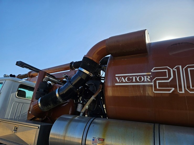 2001-vactor-2100-image-43